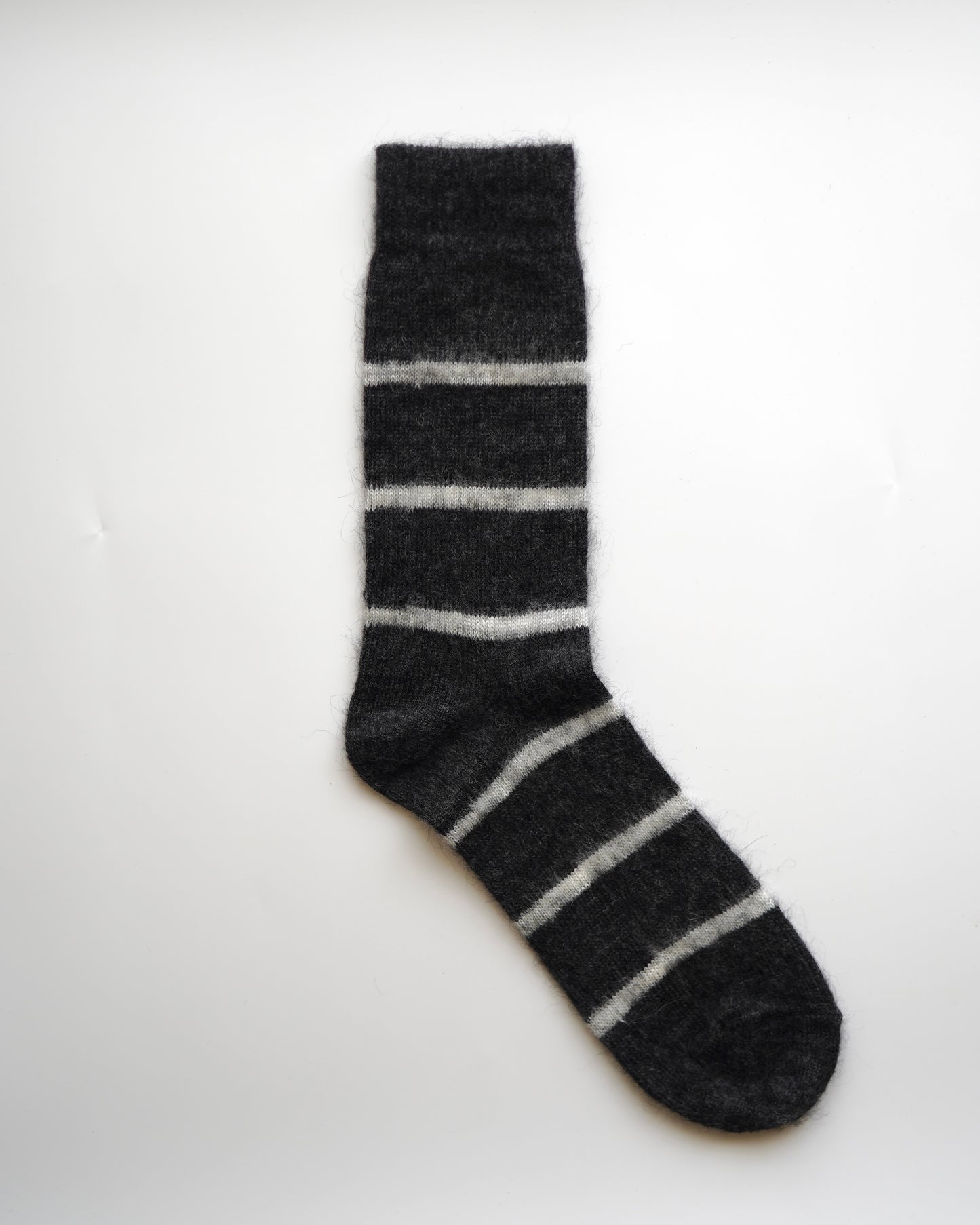 NISHIGUCHI KUTSUSHITA : oslo mohair wool border sock