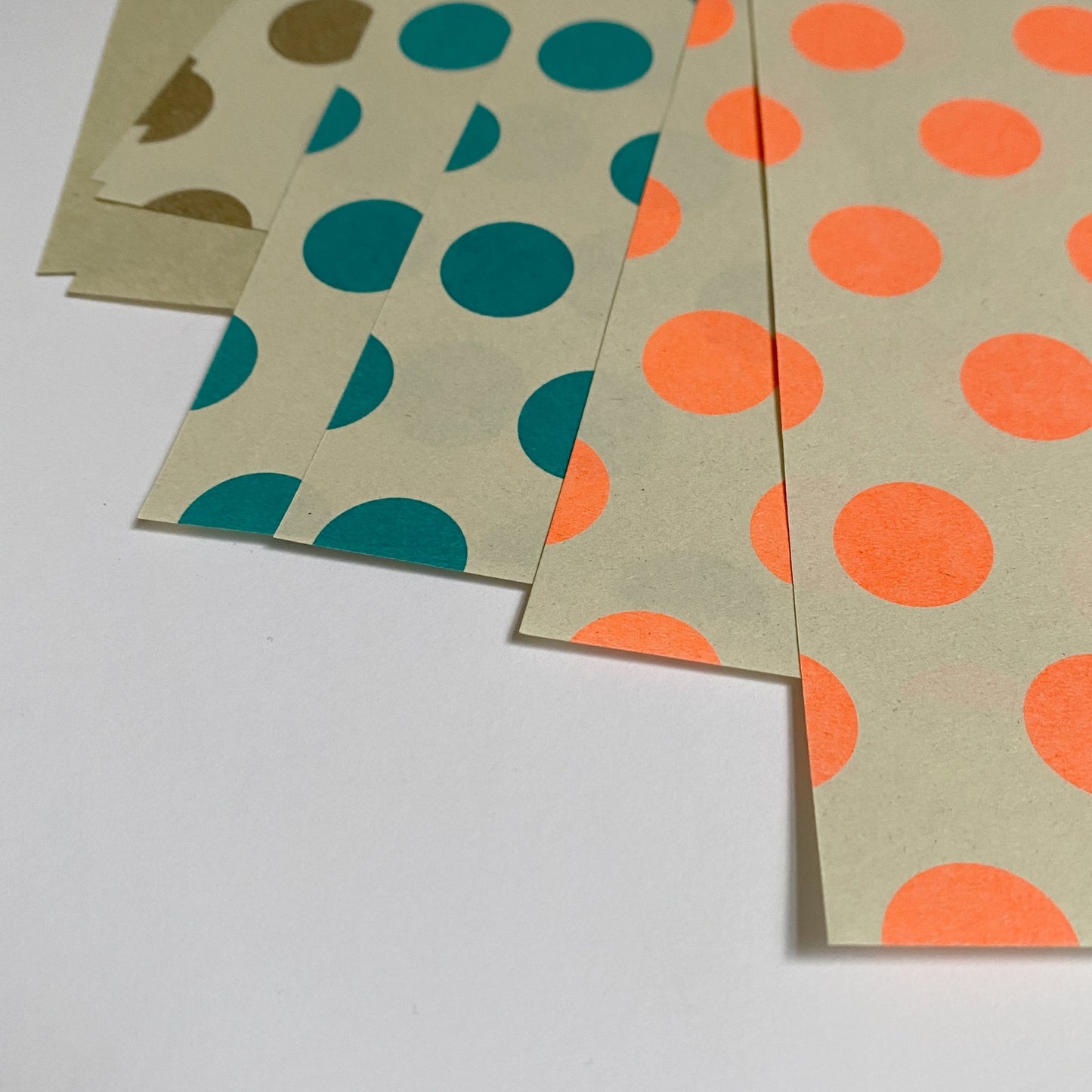 nombre : polka dot letter set