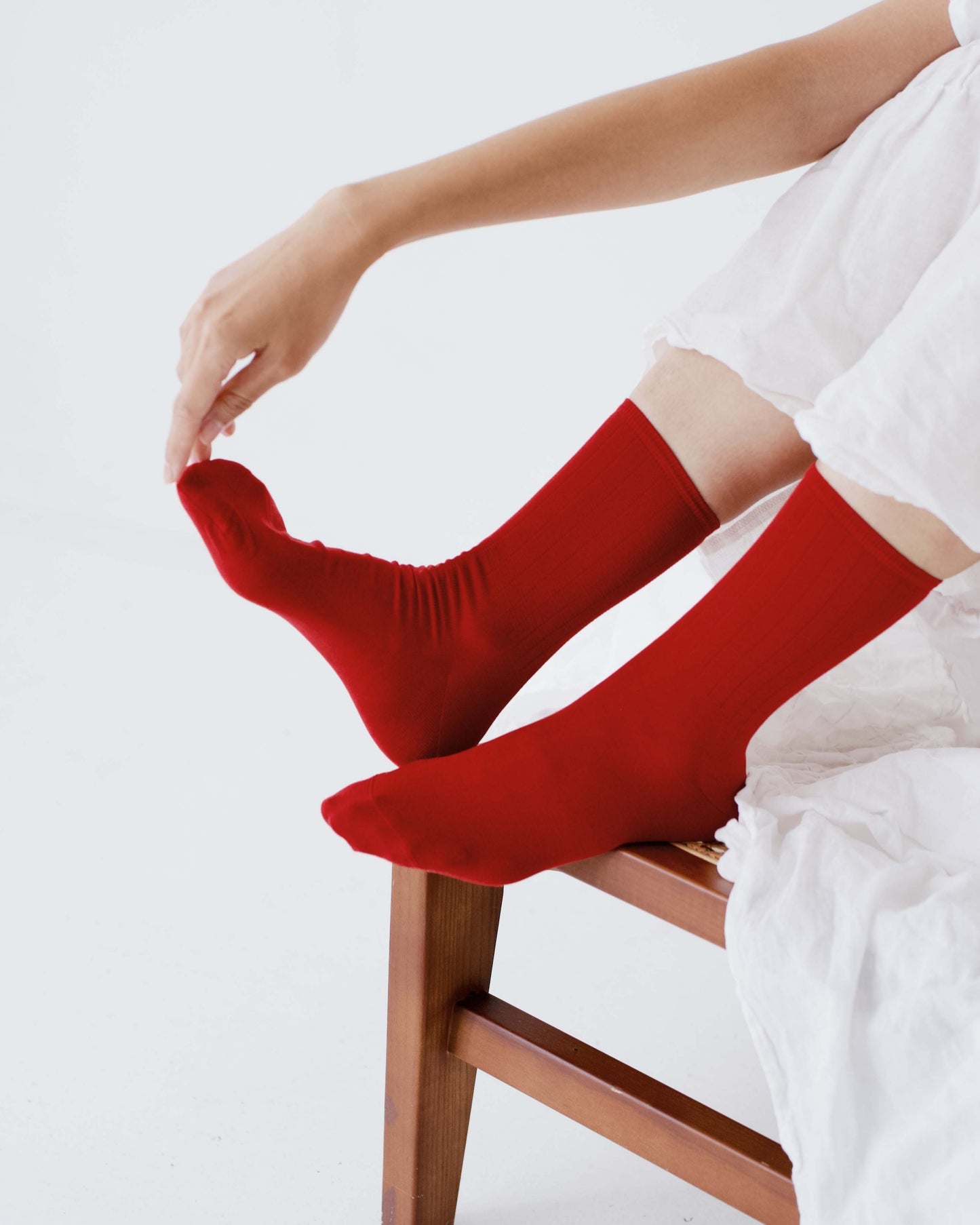 hakne : smooth silk socks