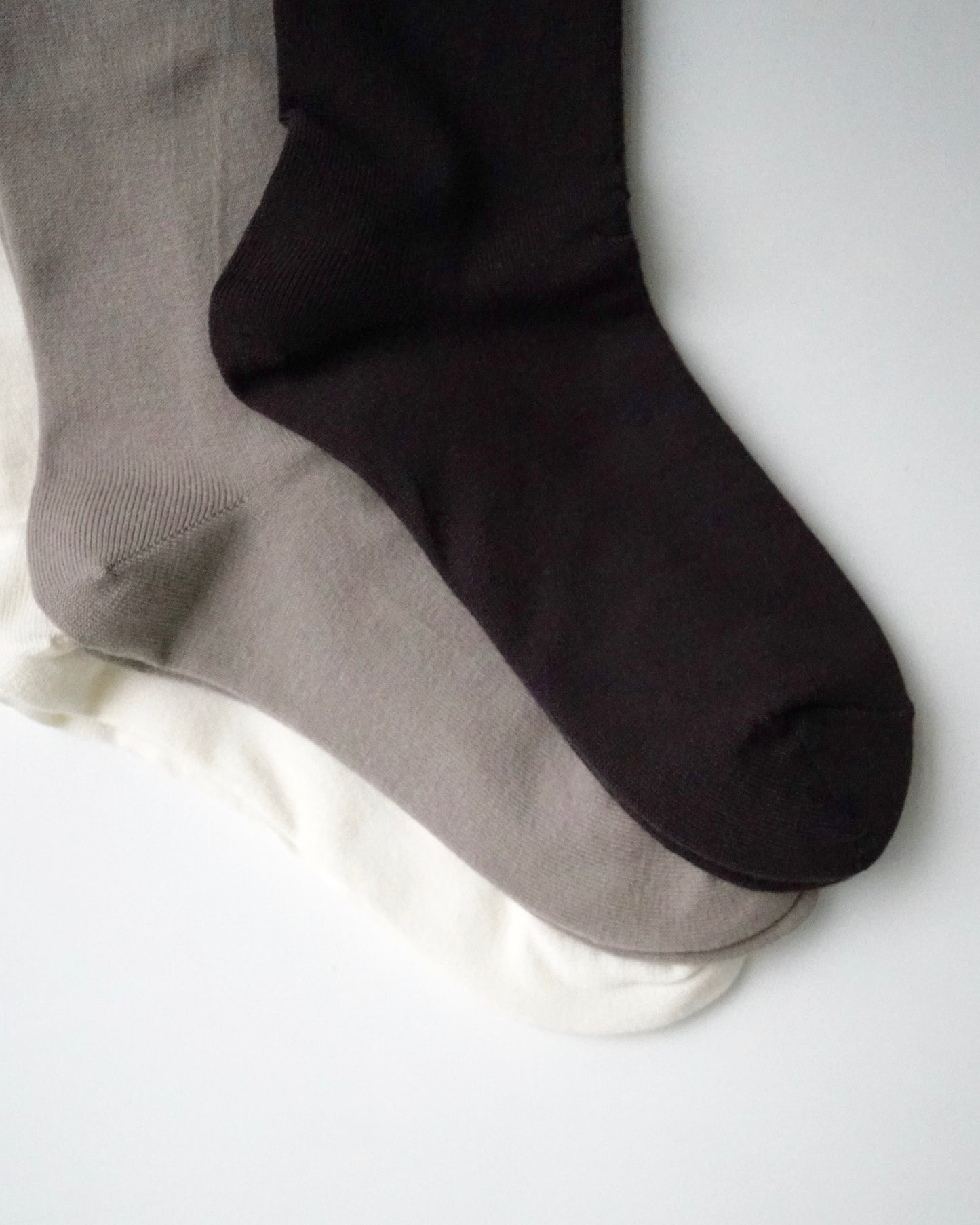 hakne : silk cotton double faced socks