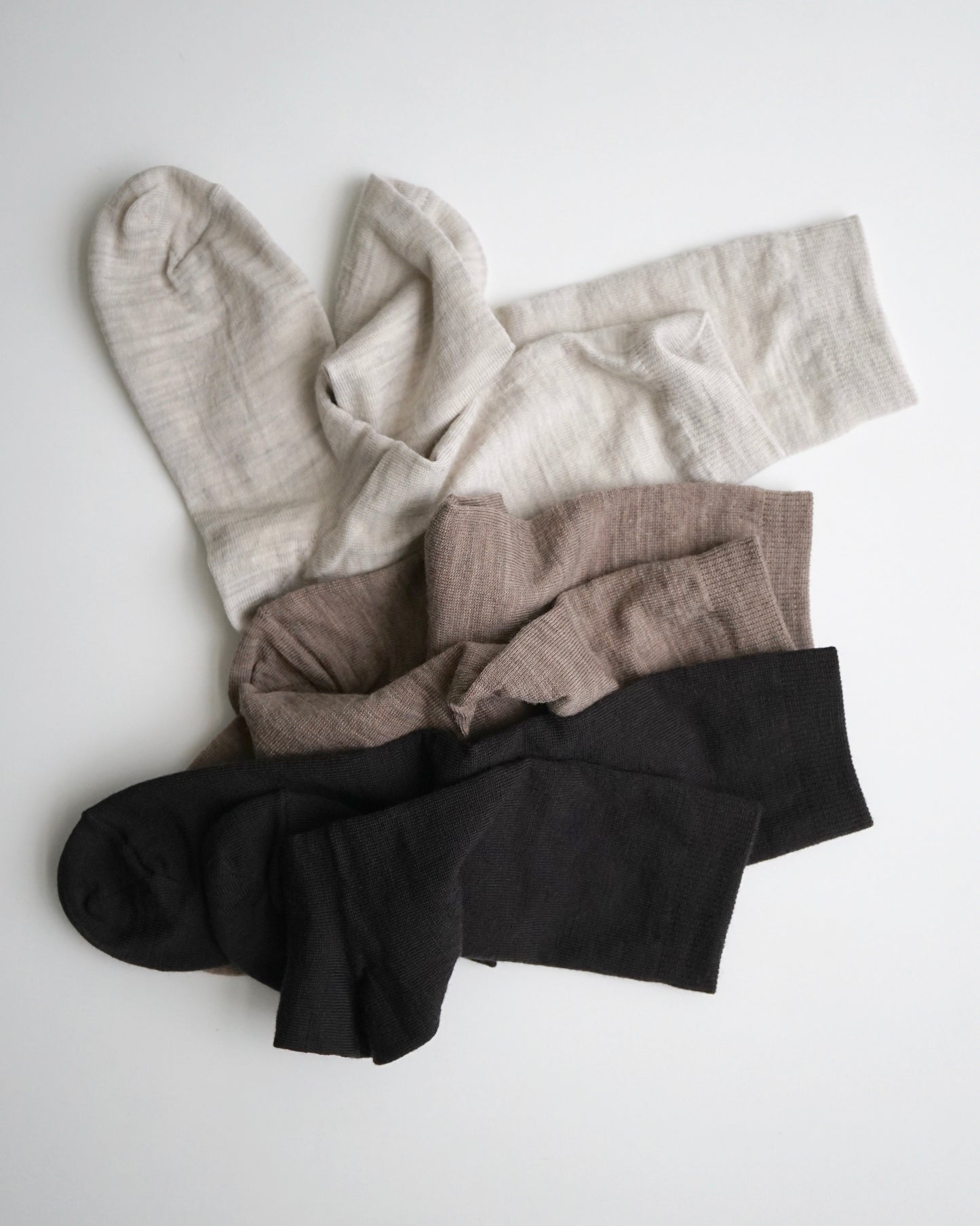 hakne : silk wool double-faced socks