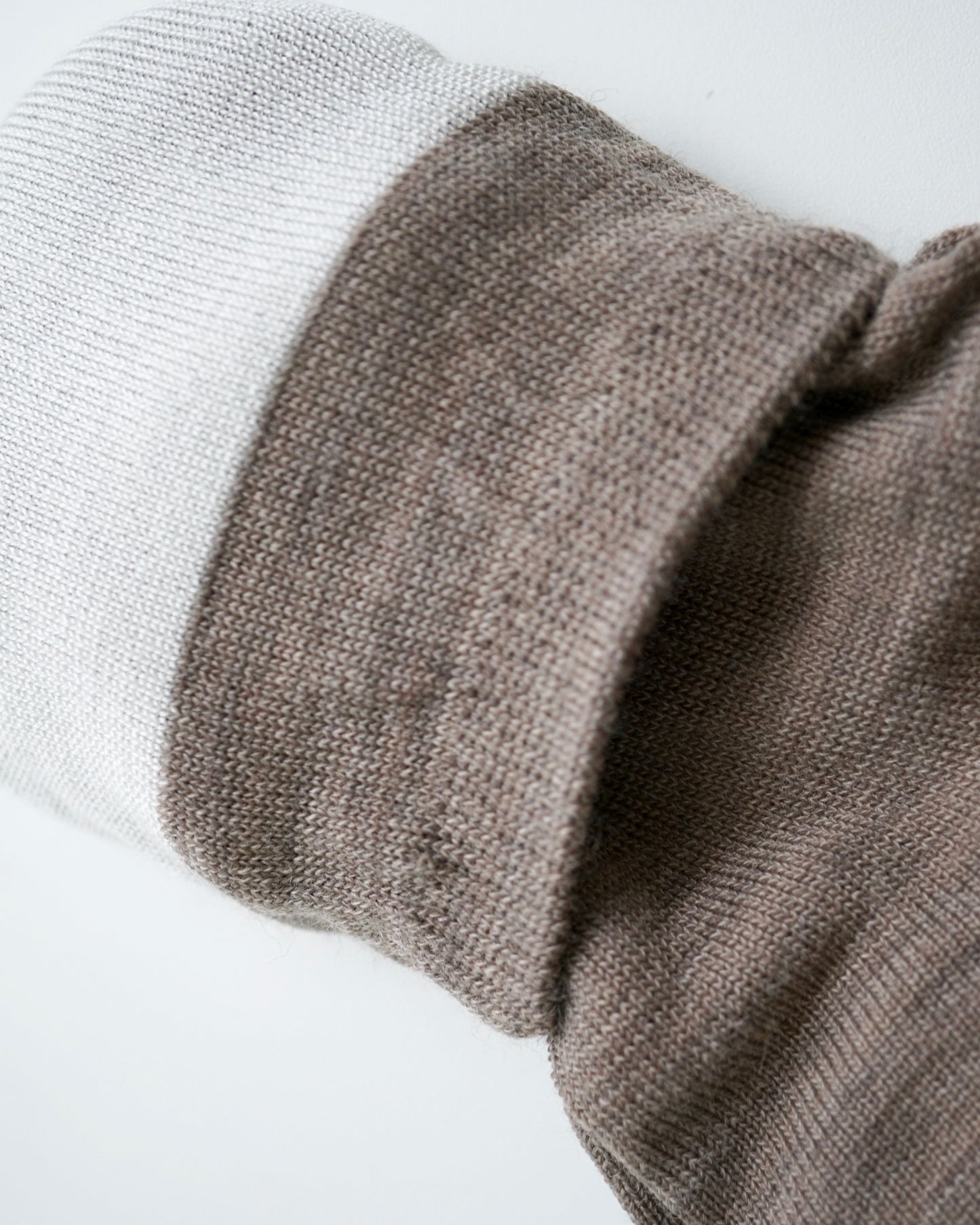 hakne : silk wool double-faced socks