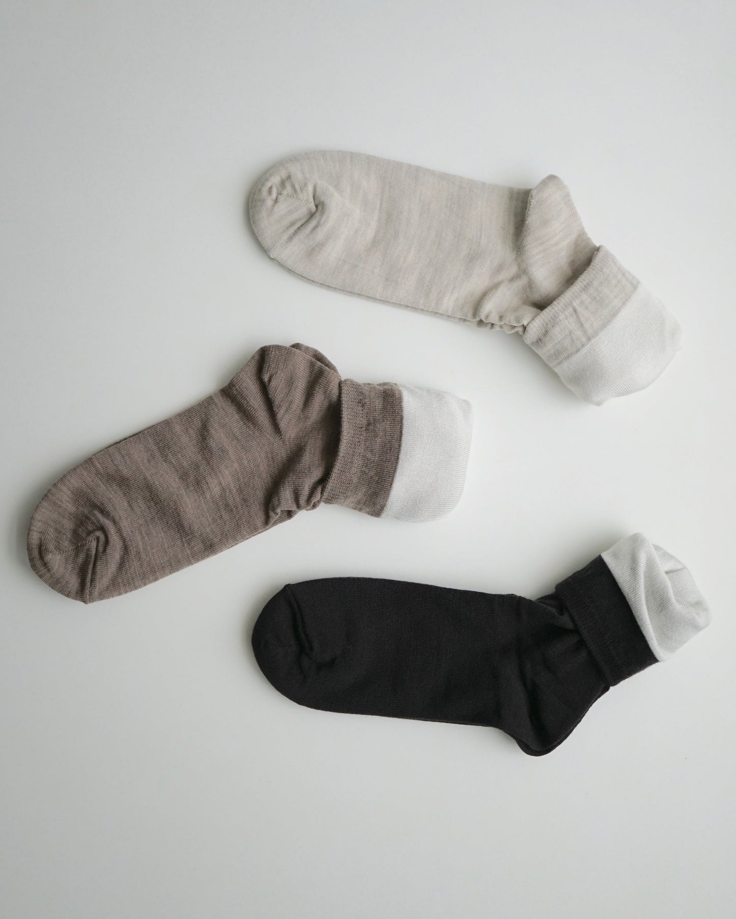 hakne : silk wool double-faced socks