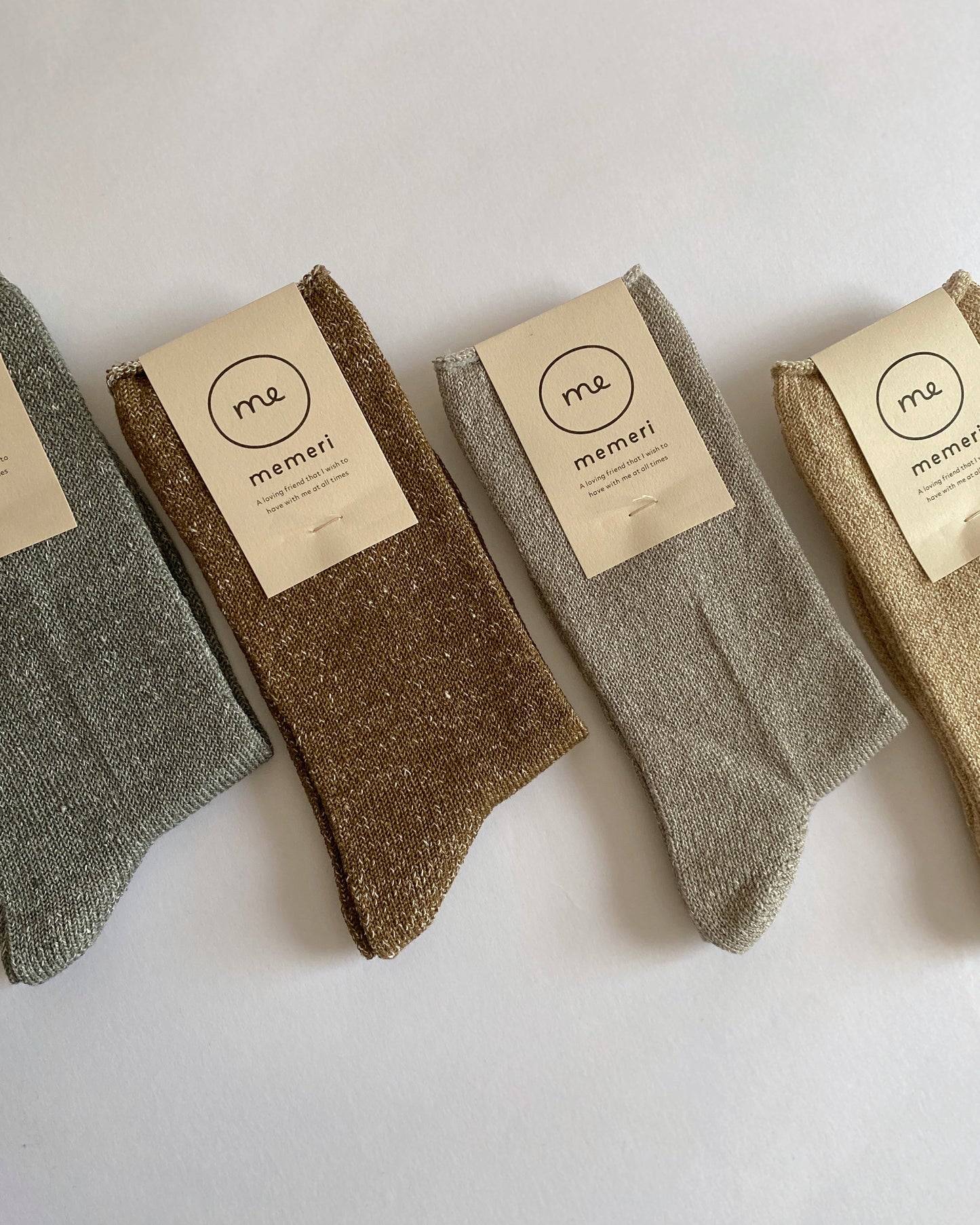 memeri : linen silk socks