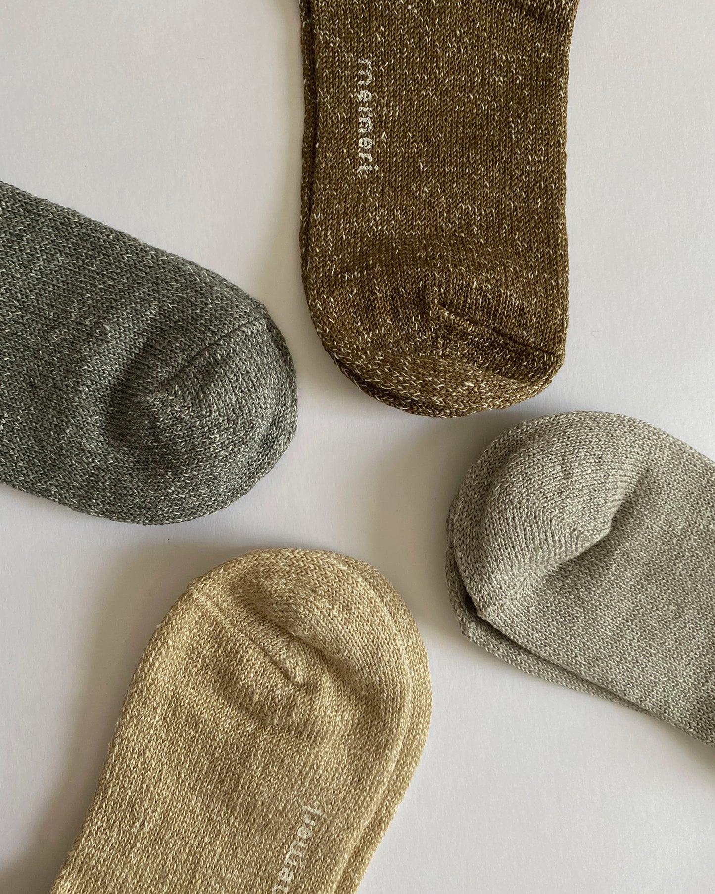 memeri : linen silk socks