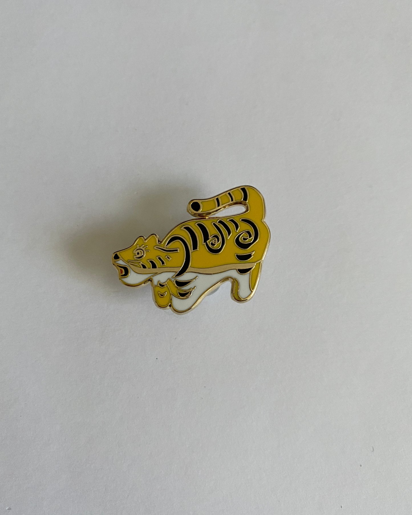 kiku print : enamel pin