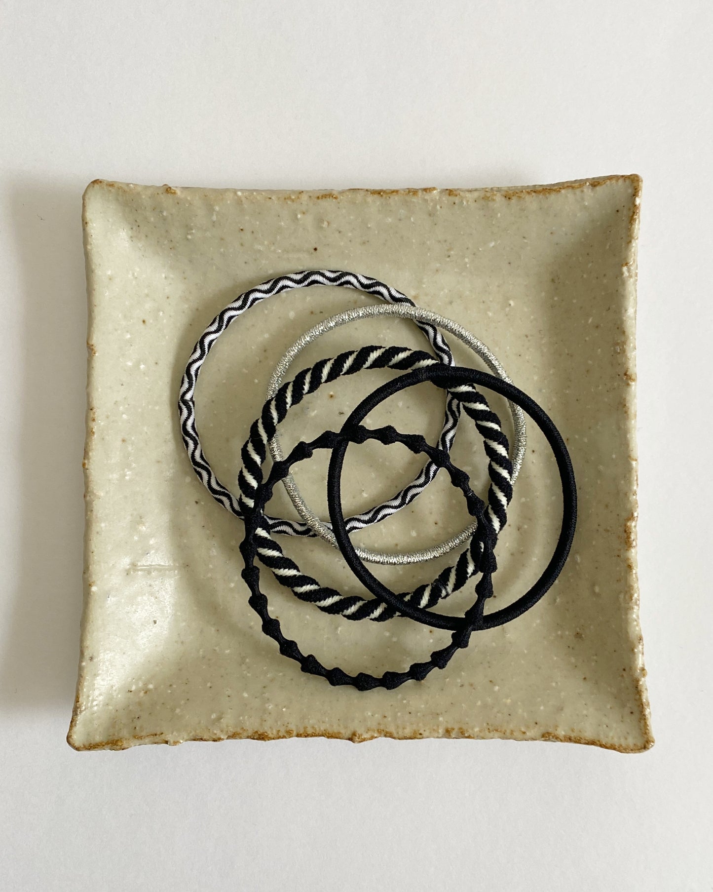 uki : hair ties - black sesame