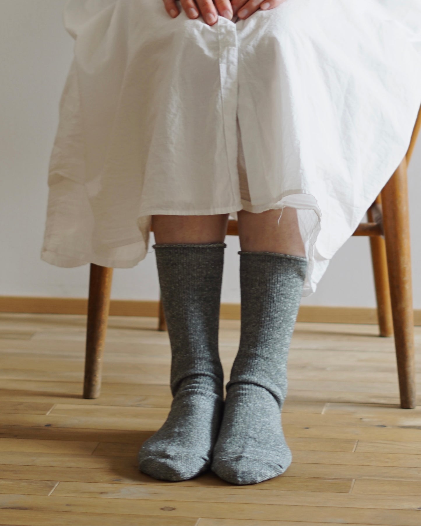 memeri : linen silk socks