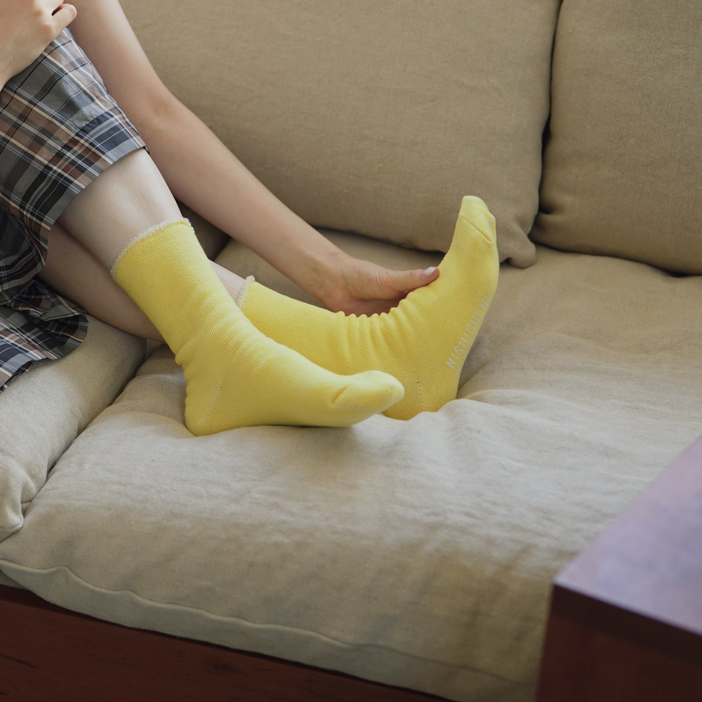 NISHIGUCHI KUTSUSHITA : praha silk cotton lounge socks