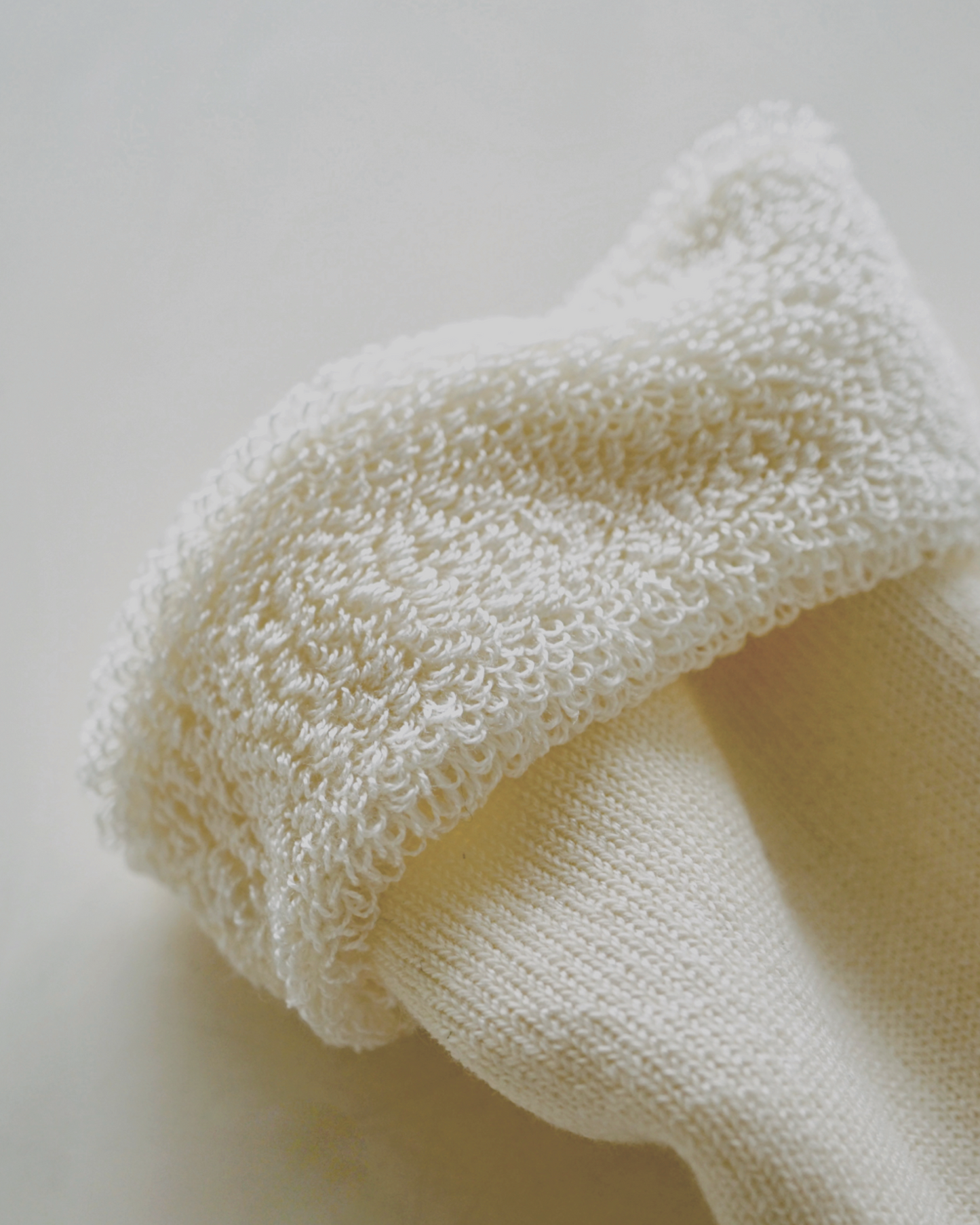 NISHIGUCHI KUTSUSHITA : praha silk cotton lounge socks