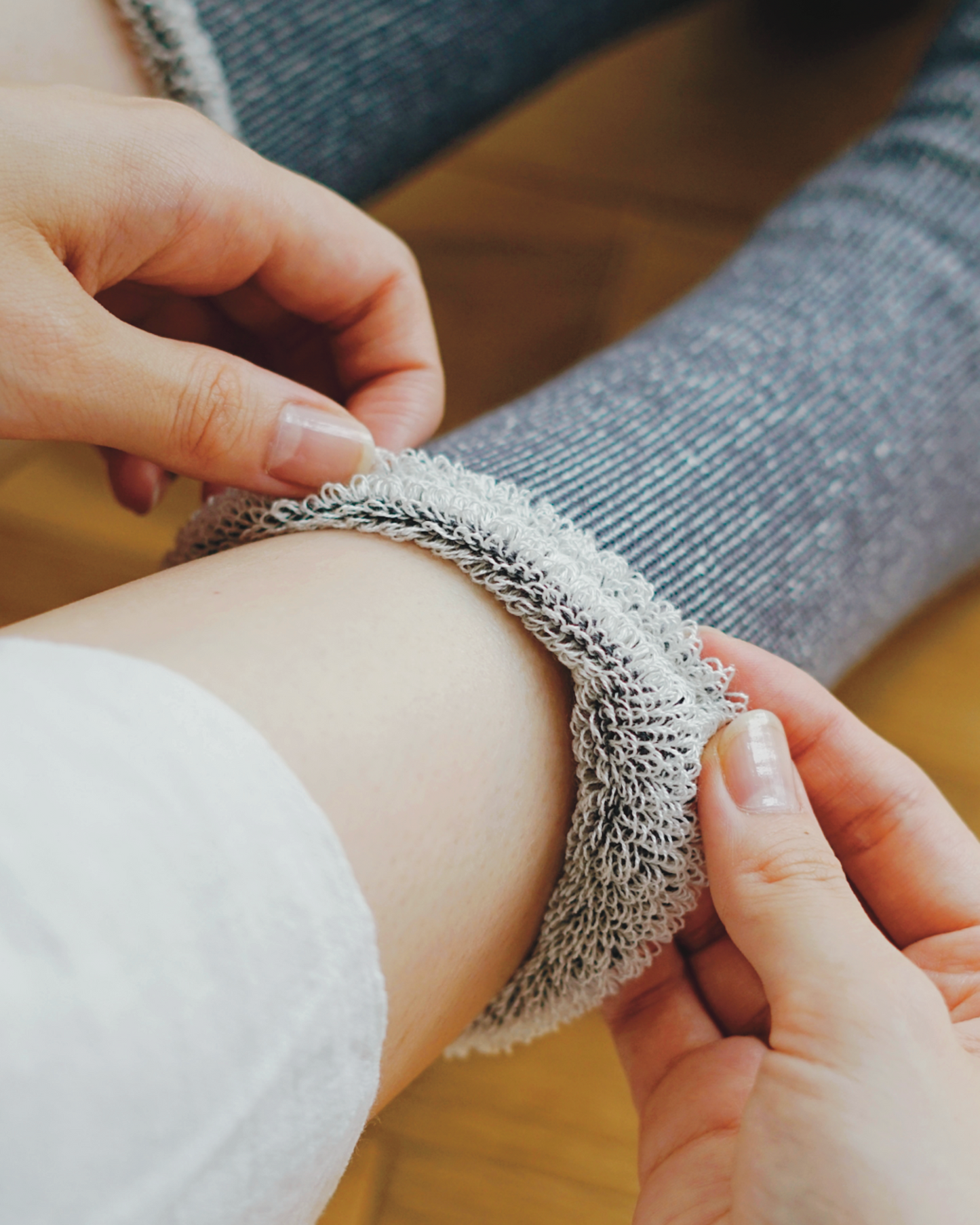 NISHIGUCHI KUTSUSHITA : praha silk cotton lounge socks