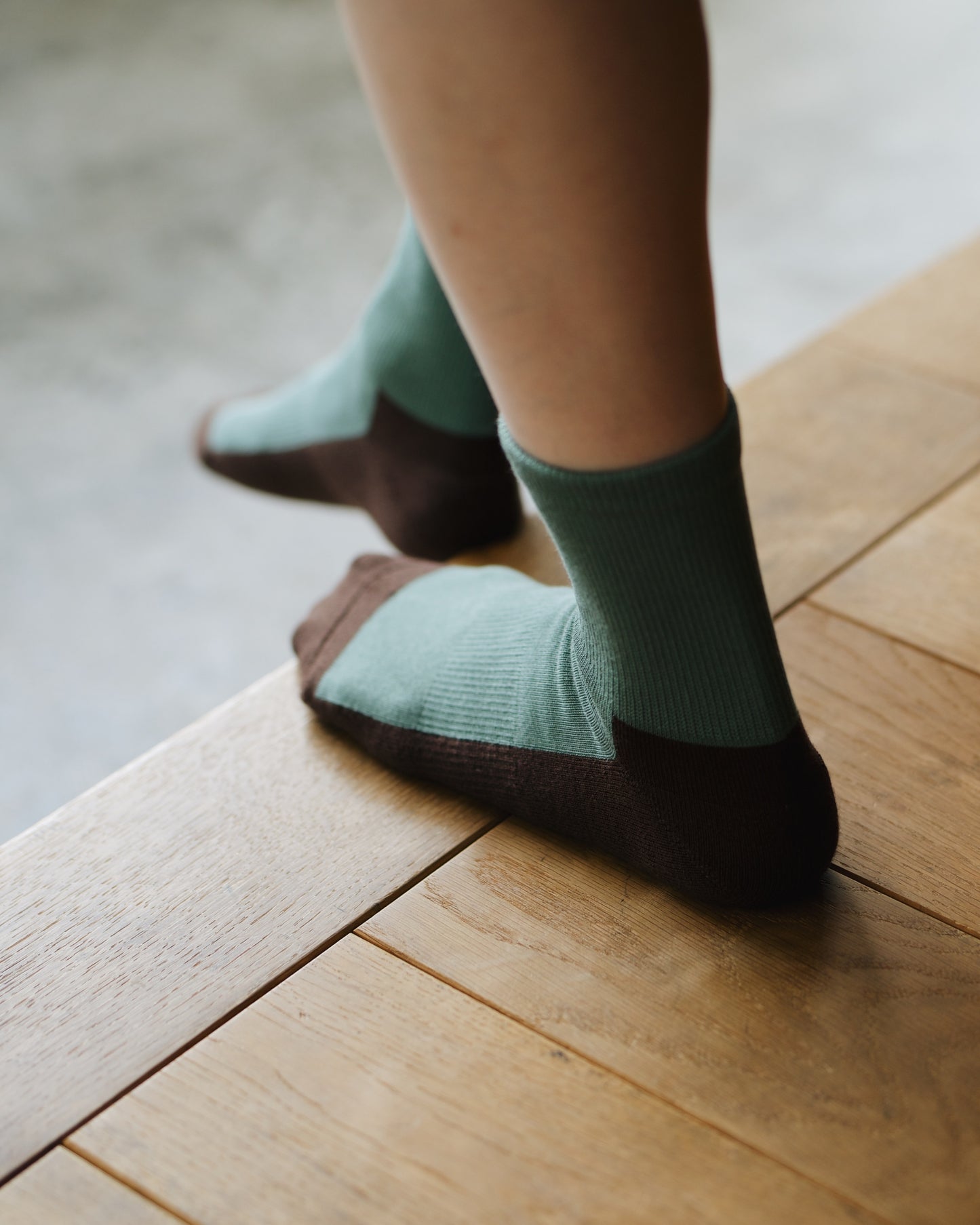 NISHIGUCHI KUTSUSHITA : cotton cashmere walk socks