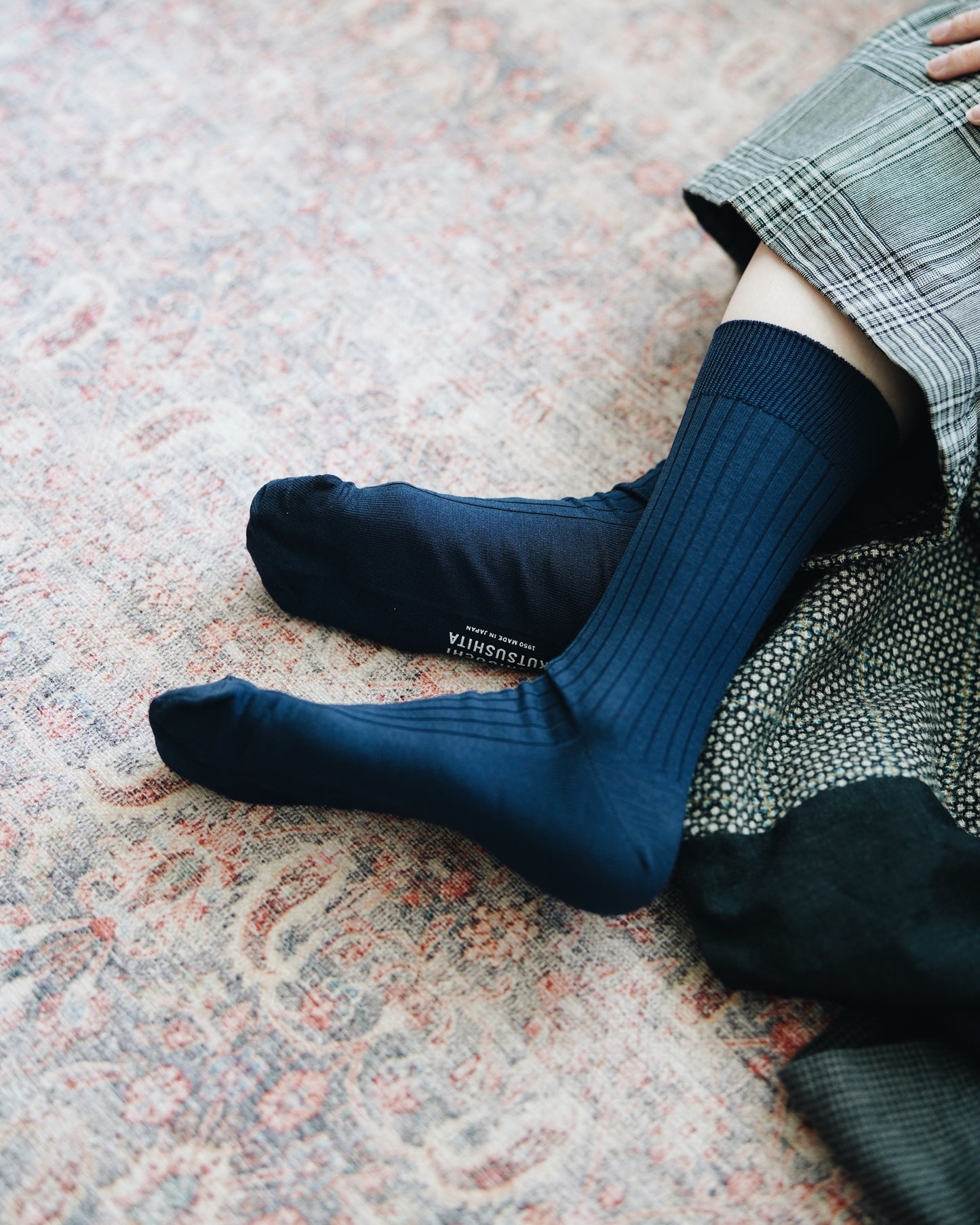 NISHIGUCHI KUTSUSHITA : silk cotton ribbed socks