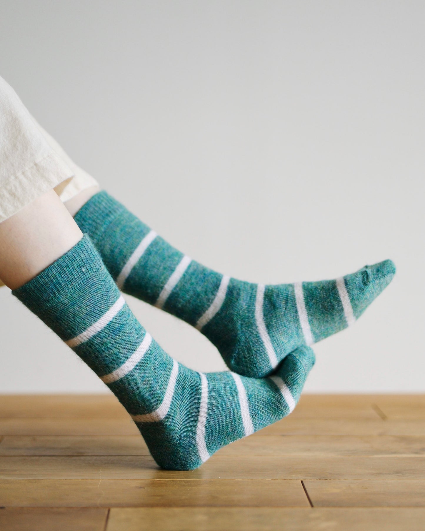 NISHIGUCHI KUTSUSHITA : oslo mohair wool border sock