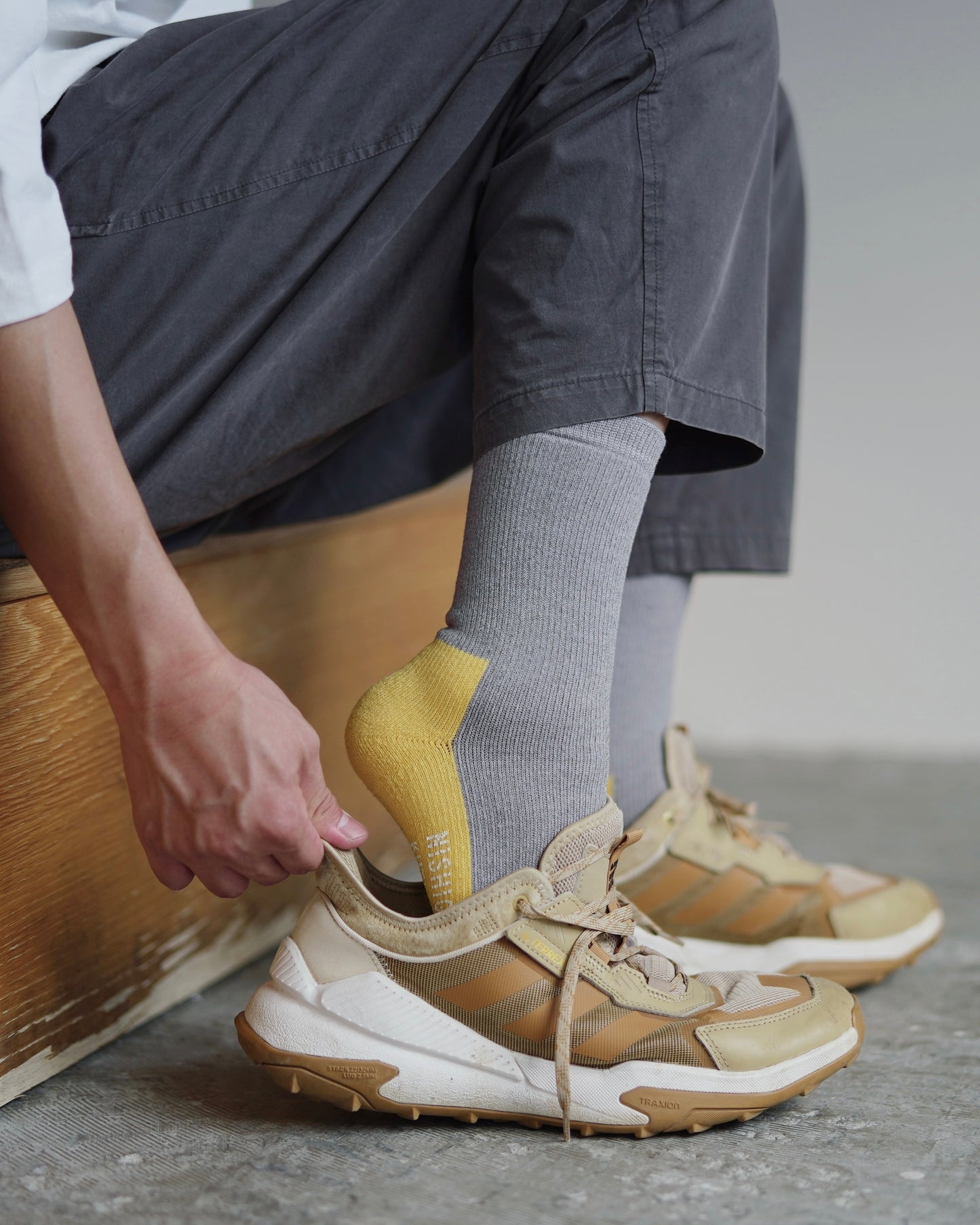 NISHIGUCHI KUTSUSHITA : Wool Pile Trail Socks