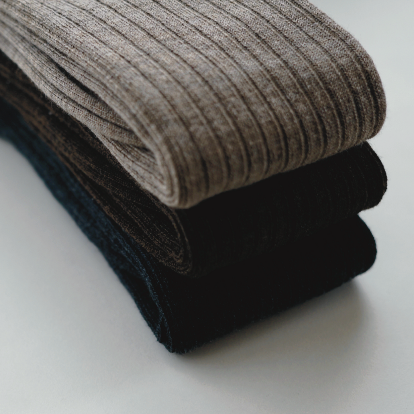 hakne : merino wool ribbed high socks