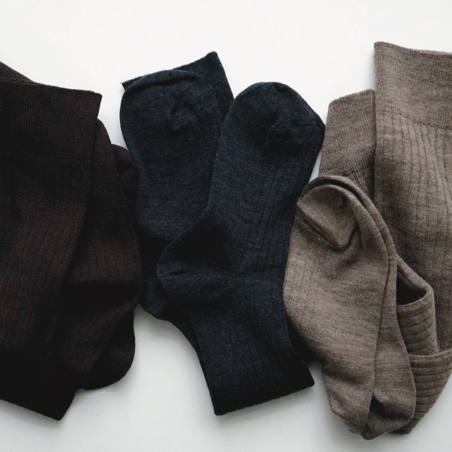 hakne : merino wool ribbed high socks