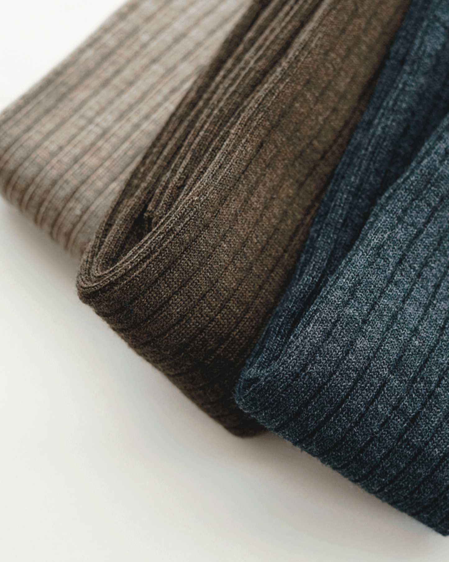 hakne : merino wool ribbed high socks