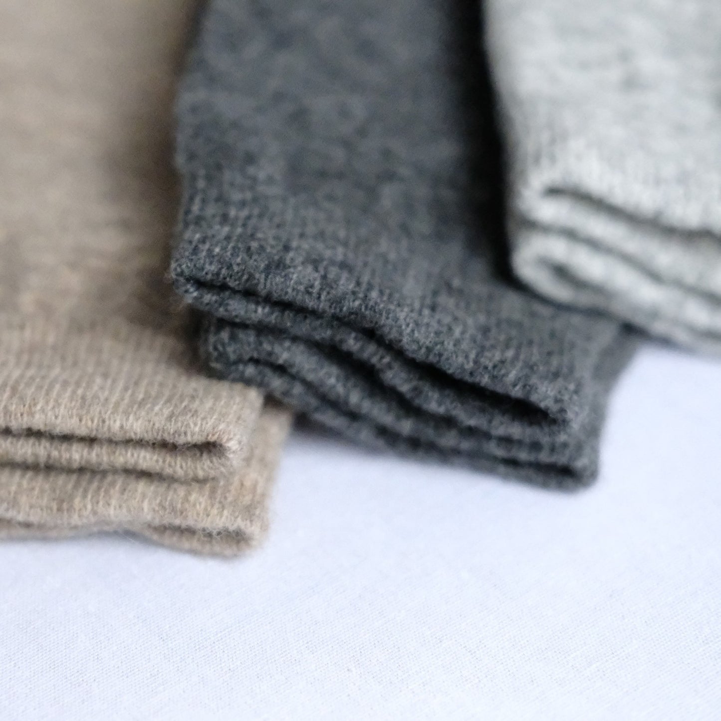NISHIGUCHI KUTSUSHITA : praha cashmere wool sock