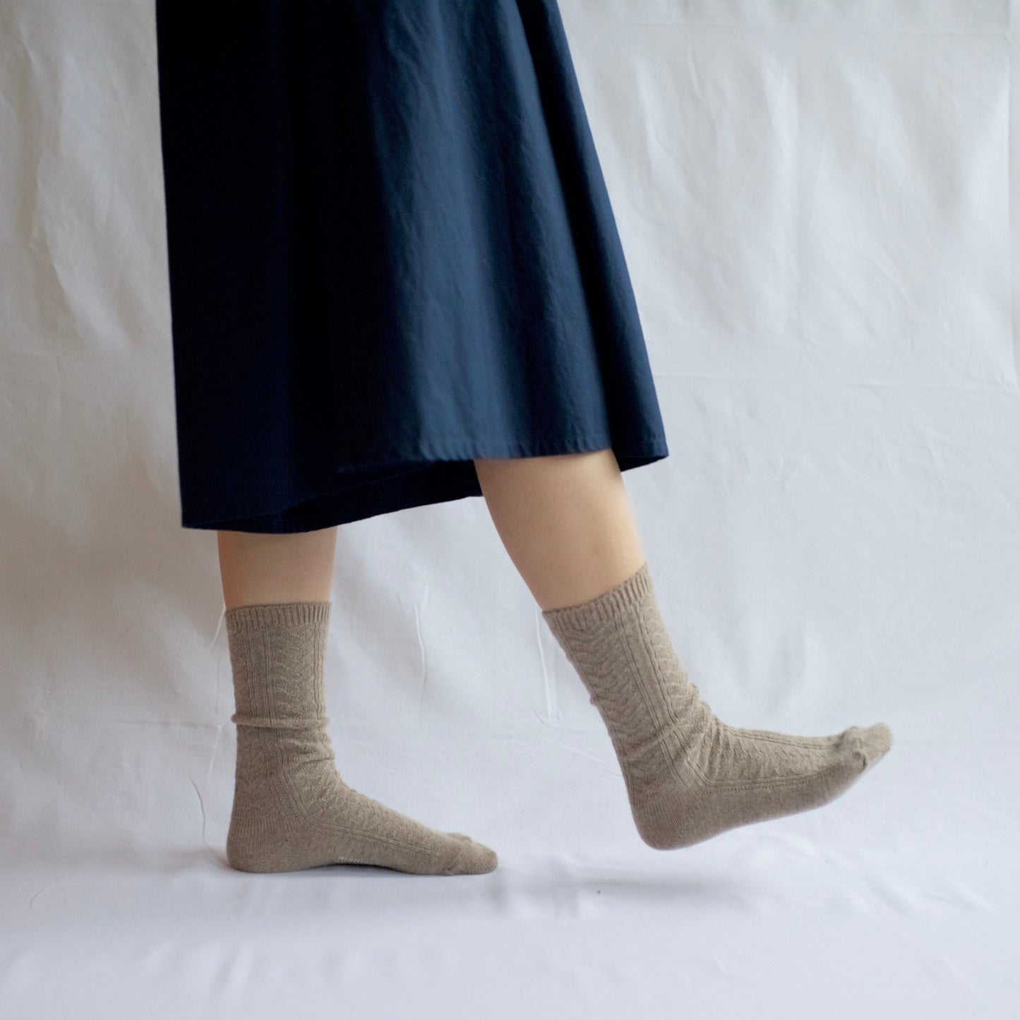 NISHIGUCHI KUTSUSHITA : praha alpaca wool cable sock
