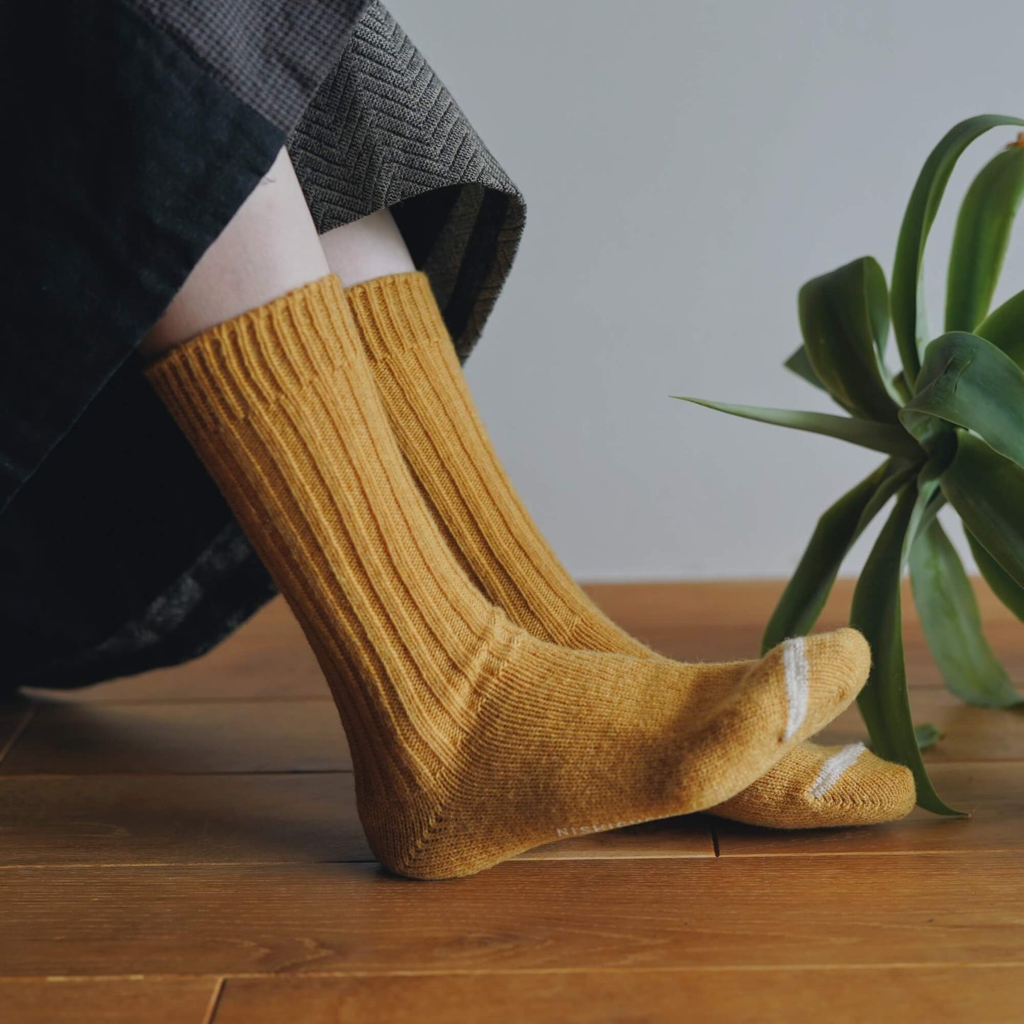 NISHIGUCHI KUTSUSHITA : praha wool ribbed sock