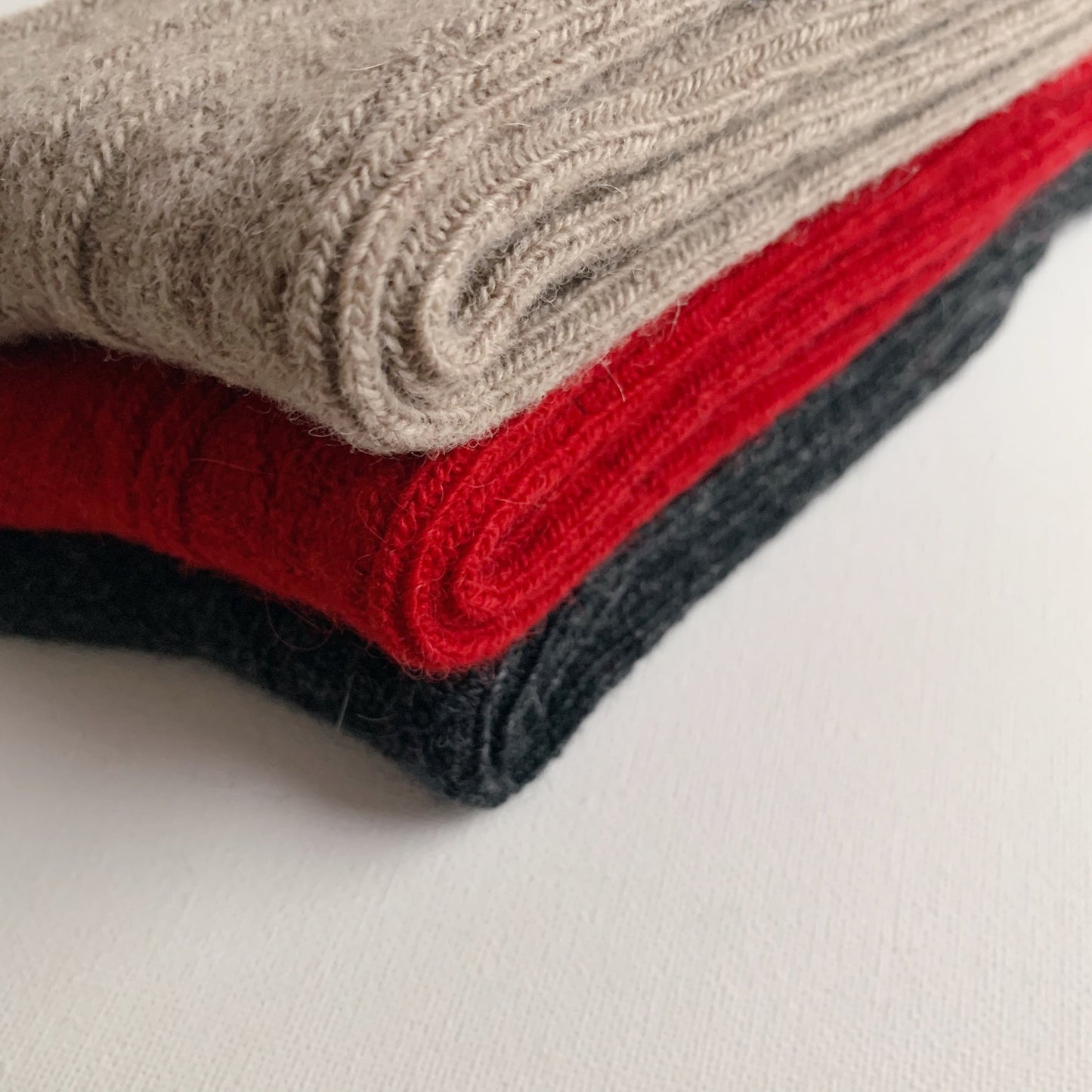 NISHIGUCHI KUTSUSHITA : praha alpaca wool cable sock