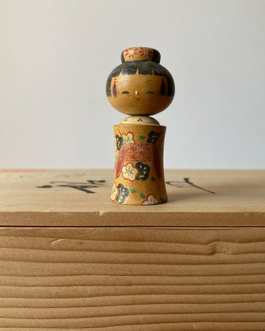 vintage kokeshi doll