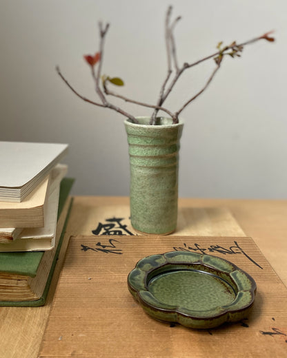 hibi : seto porcelain incense dish - moss