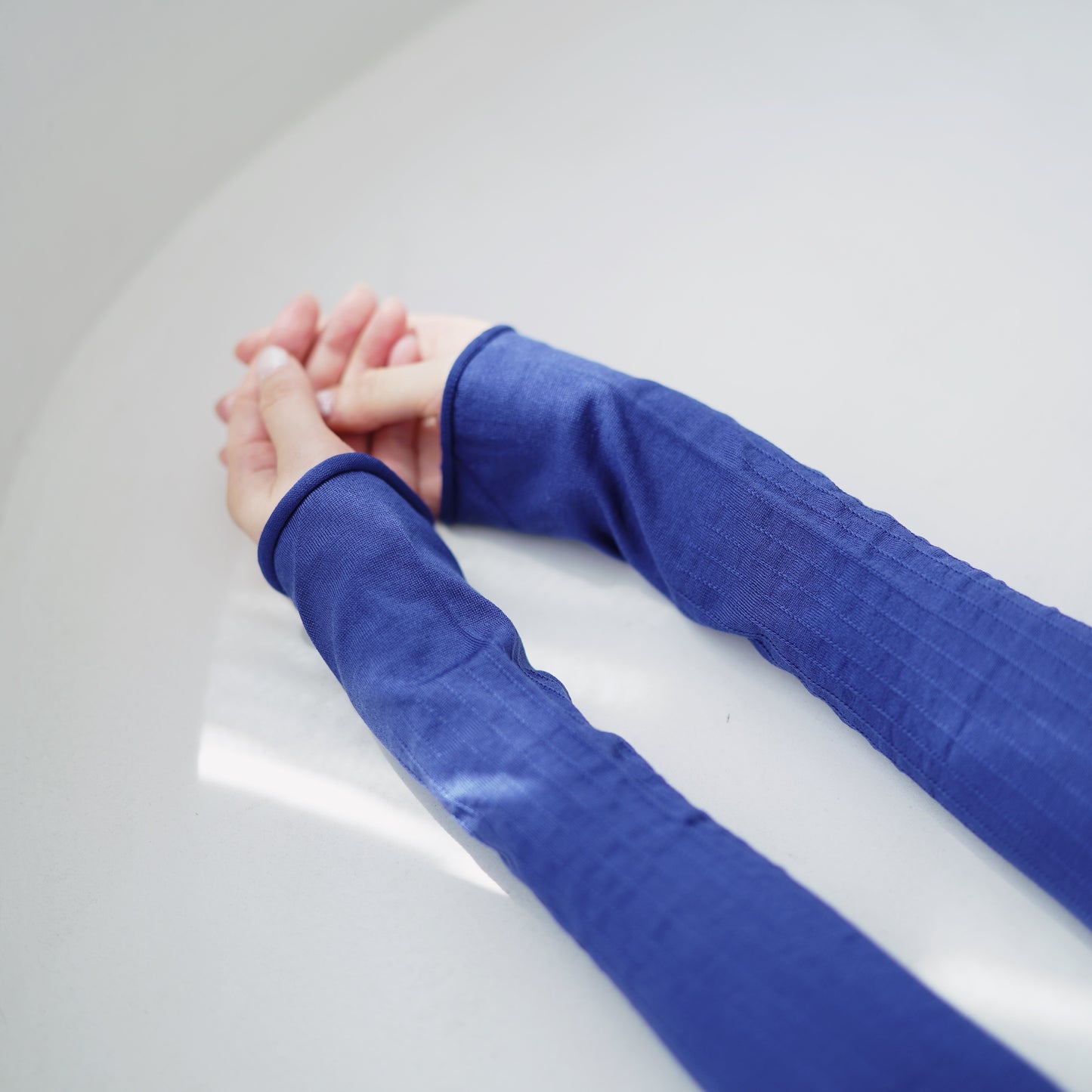 hakne : silk arm covers long