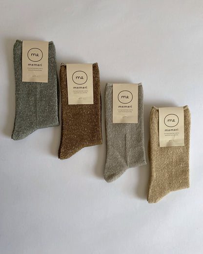 memeri : linen silk socks