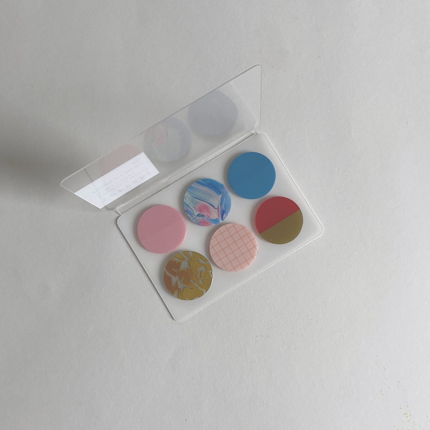 Hitotoki : coffret cosmetic motif film stickers