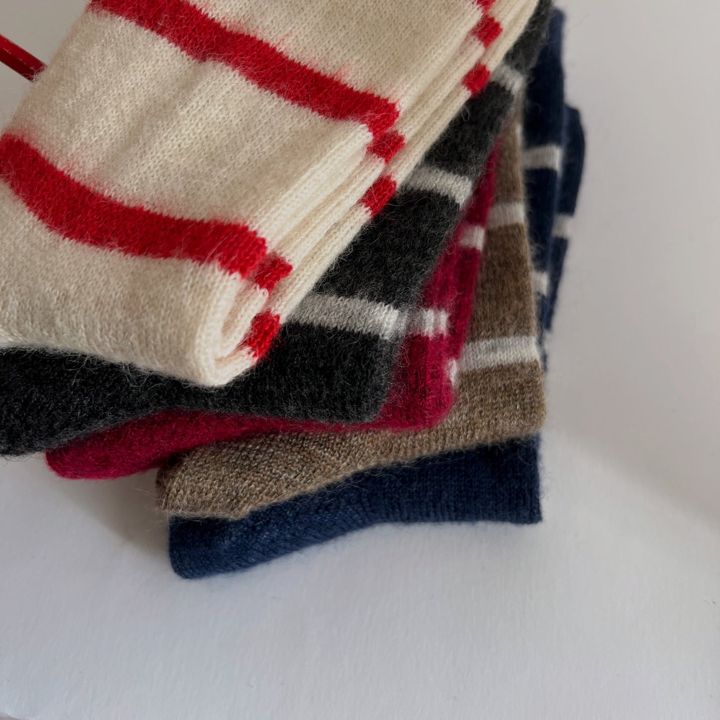 NISHIGUCHI KUTSUSHITA : oslo mohair wool border sock