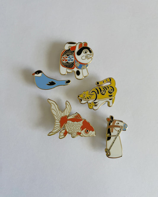 kiku print : enamel pin