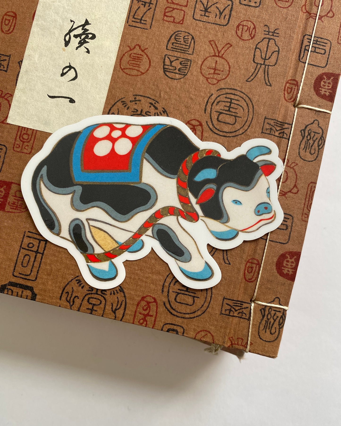 kiku print : vinyl sticker - ushi