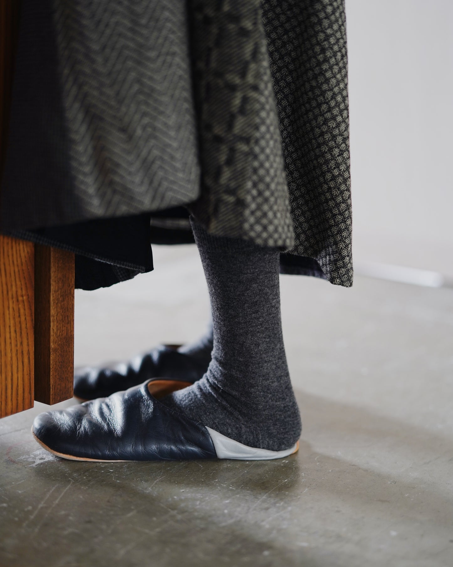 NISHIGUCHI KUTSUSHITA : praha cashmere wool sock