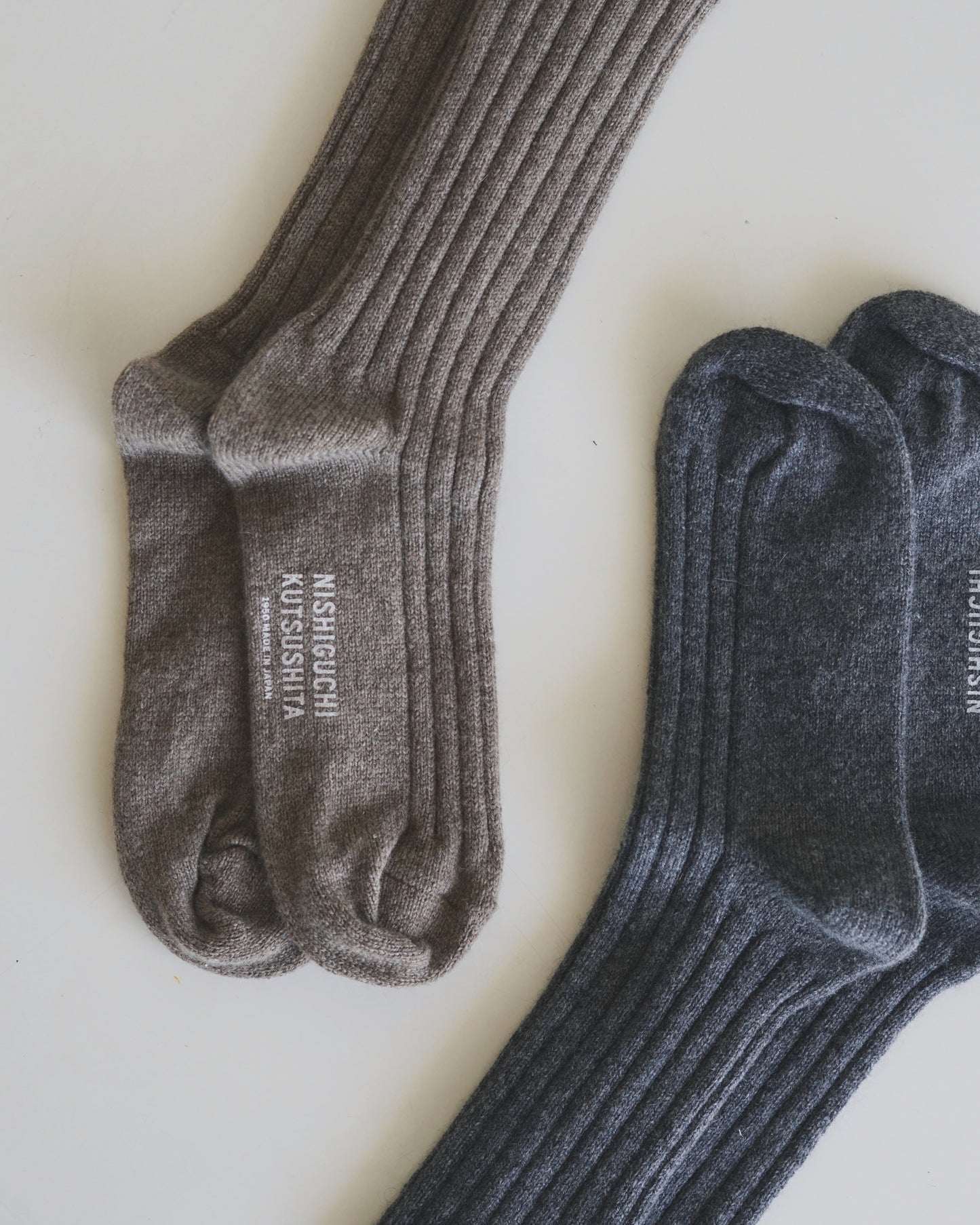 NISHIGUCHI KUTSUSHITA : praha cashmere ribbed sock