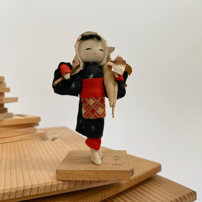 vintage japanese kokeshi folk toy