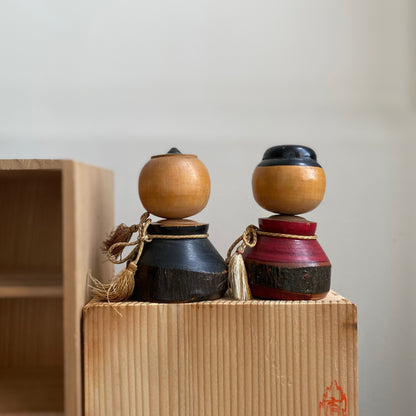 vintage japanese kokeshi duo