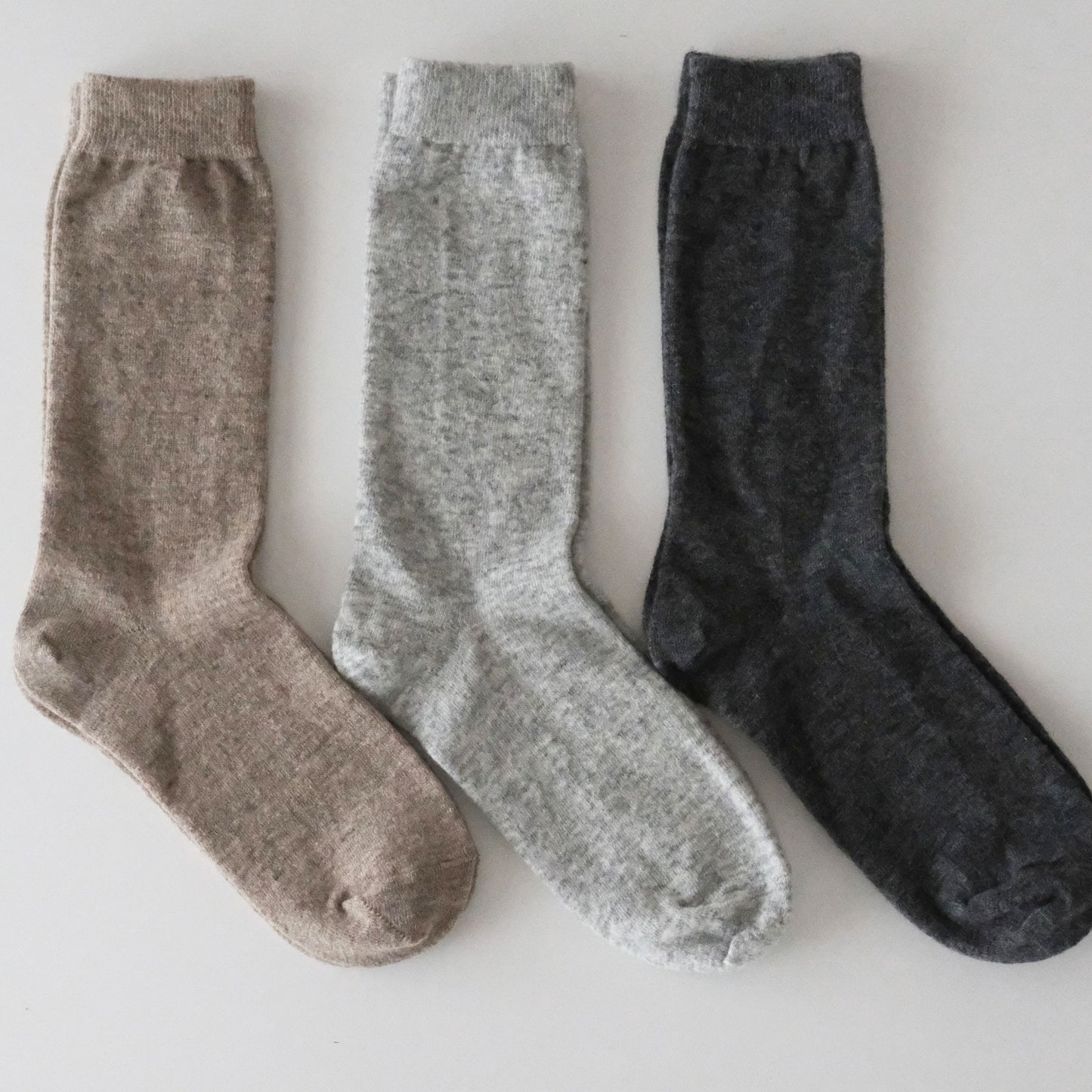 NISHIGUCHI KUTSUSHITA : praha cashmere wool sock