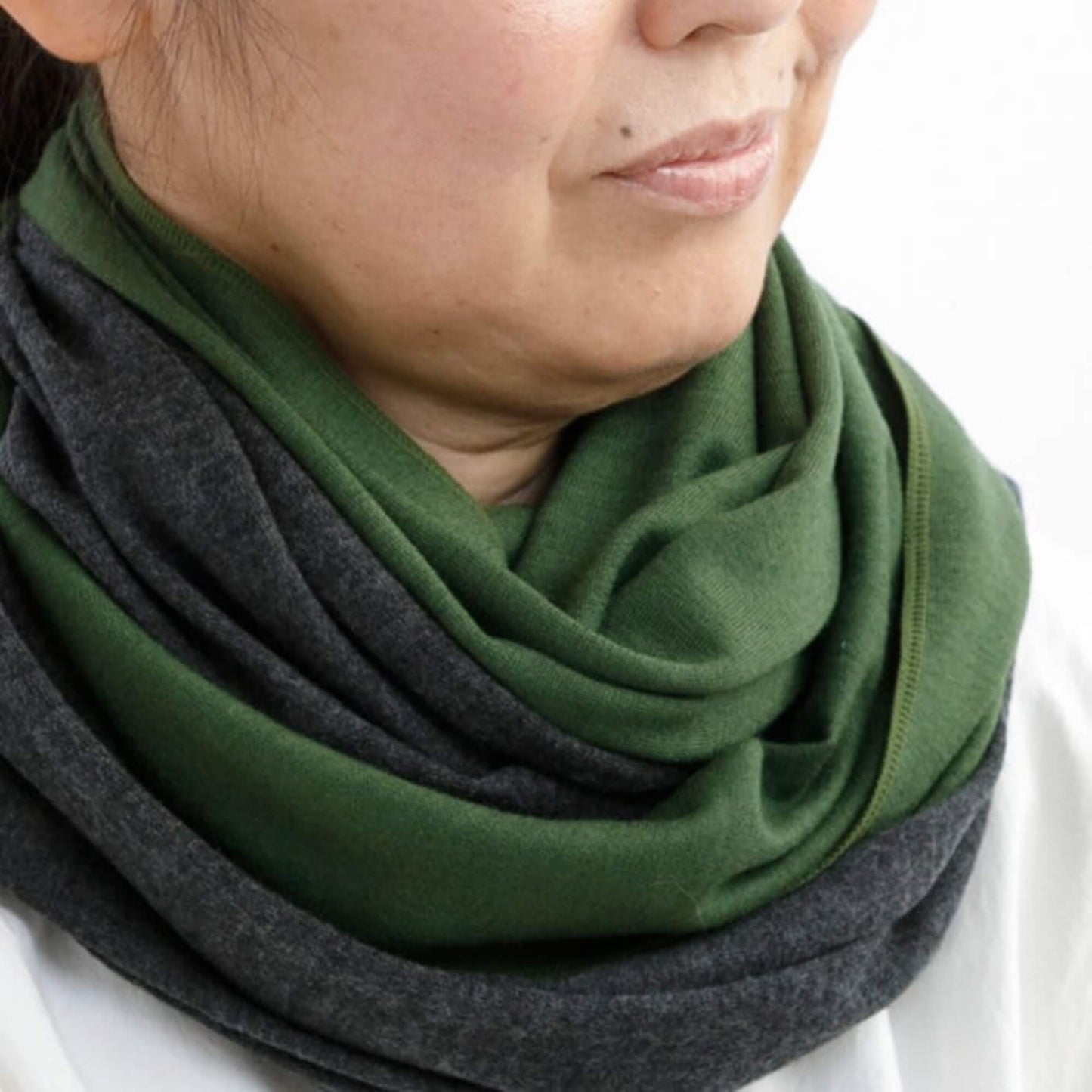 hac : two-tone wool scarf